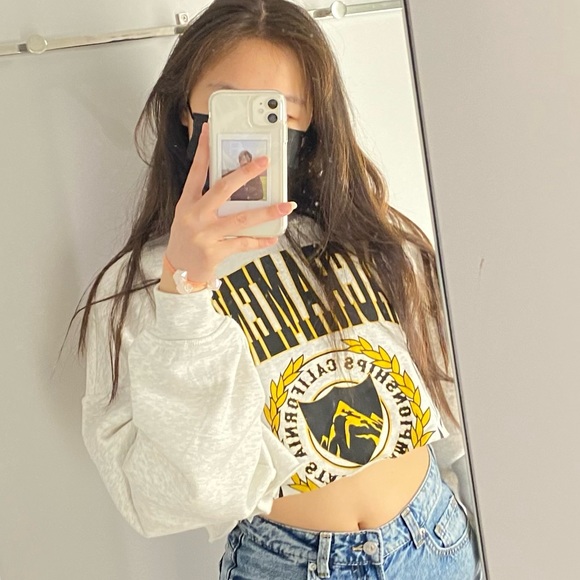 The cropped sweatshirt - Picture 3 of 4